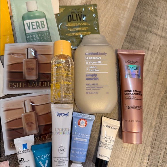 Beauty Samples - Picture 4 of 4